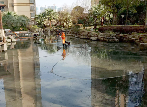 罗庄景观池淤泥清理